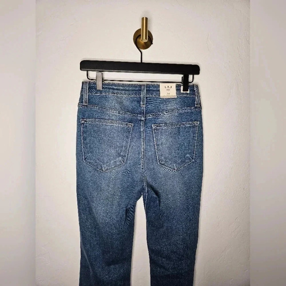 Letters To Juliet  Medium Wash High Rise Bootcut Jean Distressed Raw Hem Size 26 - Picture 4 of 9